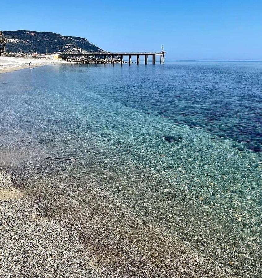 Abelia 4 Lejlighed Pietra Ligure Eksteriør billede